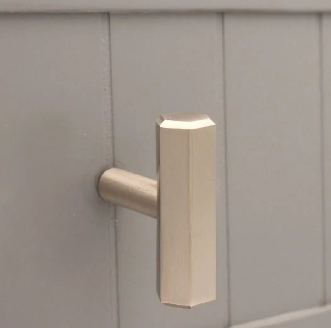 Cupboard-Pulls Arborfield Joinery