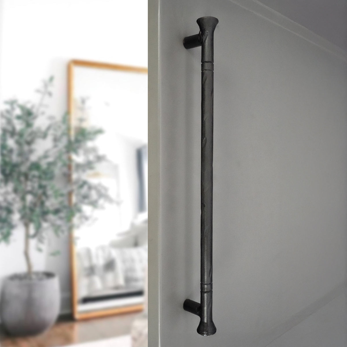 Dona Pull Handle Large Matt Black