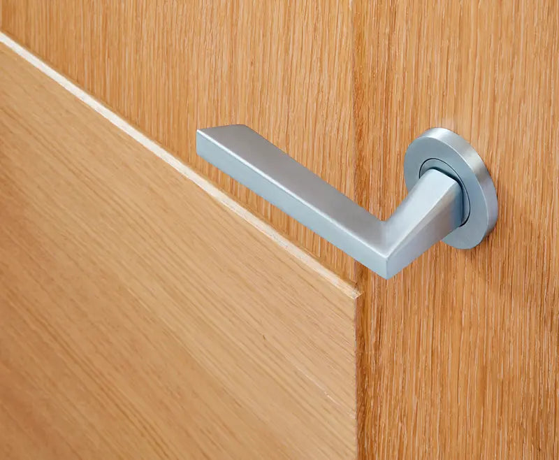 Ironmongery-Lyra-Satin-Chrome-Handle