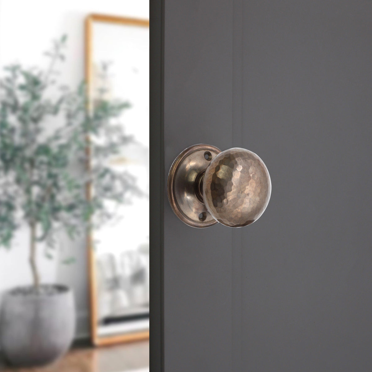 Hammered Cottage Large Mortice/Rim Door Knob Antique