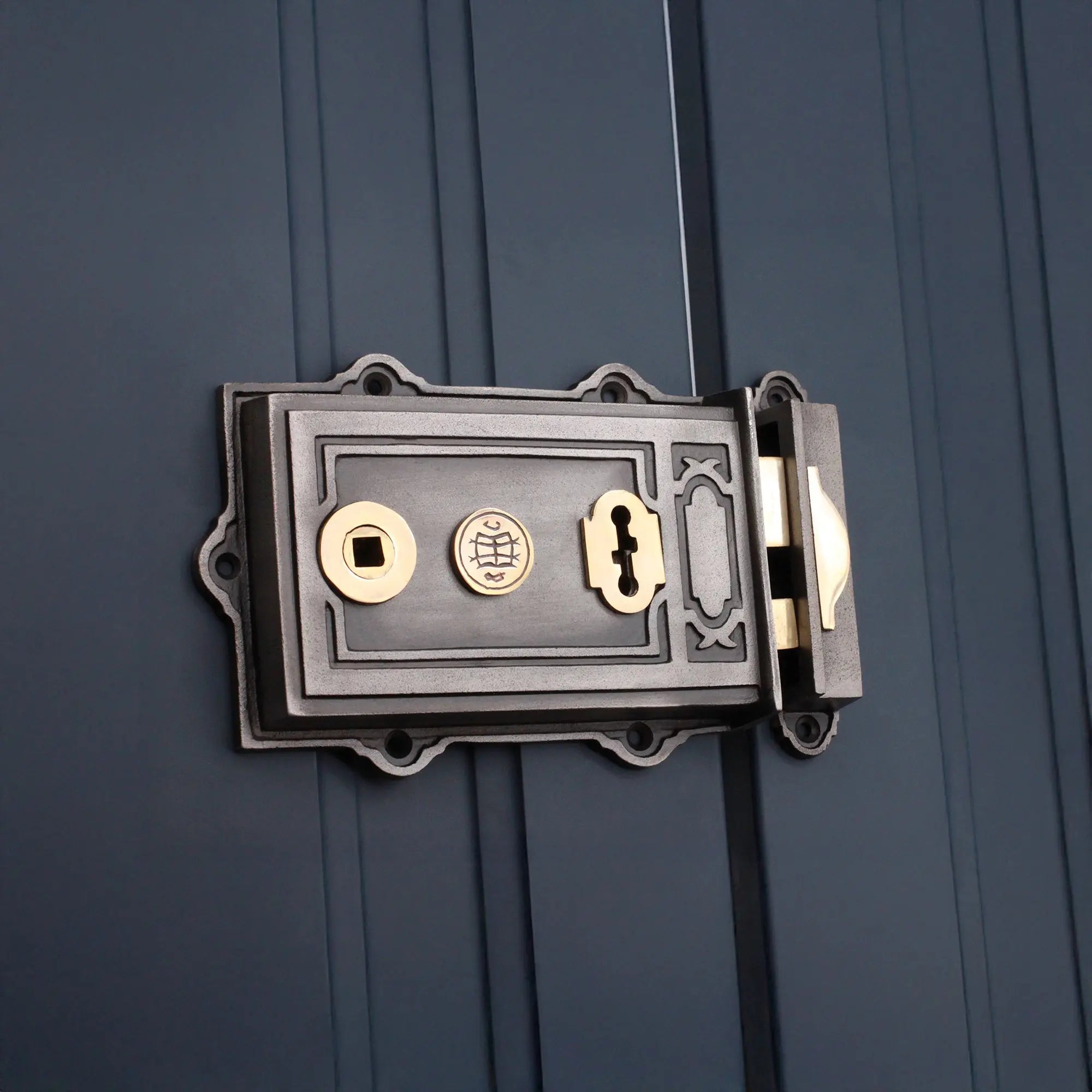 Davenport Rim Lock Pewter Spira