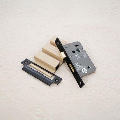 3" CE 3 Lever Bathroom Lock FD60 - Matt Black
